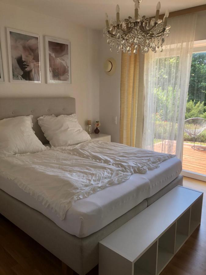 Apartment Im Rosentraum Mit Privater Terasse Баден-Баден Екстериор снимка